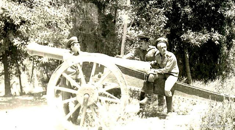 Лейтенанты Анатолий Митрофанов, Александр Сухачёв, Игорь Прасолов. Кабул, 1980 год